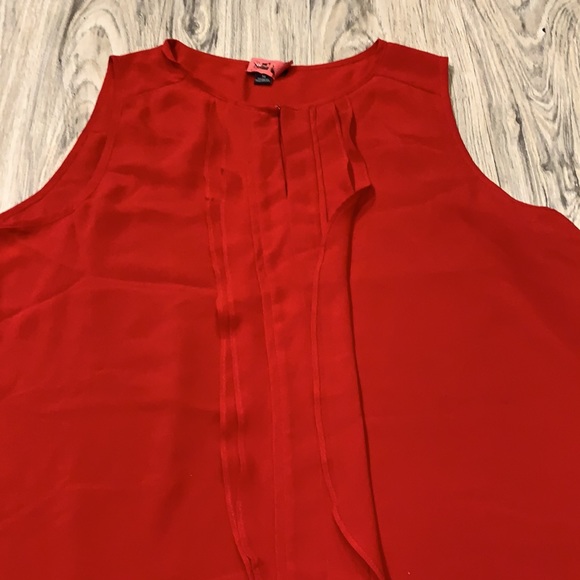 Red sleeveless flutter blouse - Picture 4 of 8